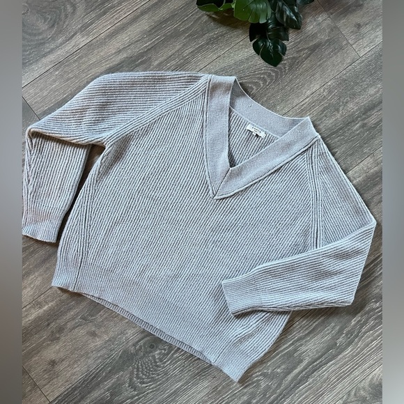 FRNCH Paris ribbed knit v-neck Sweater in grey. Size S - Picture 1 of 6